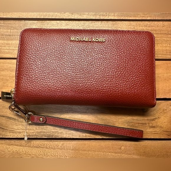 Michael Kors red zippered wallet wristlet phone case. $118 MSRP NWT - Picture 1 of 13